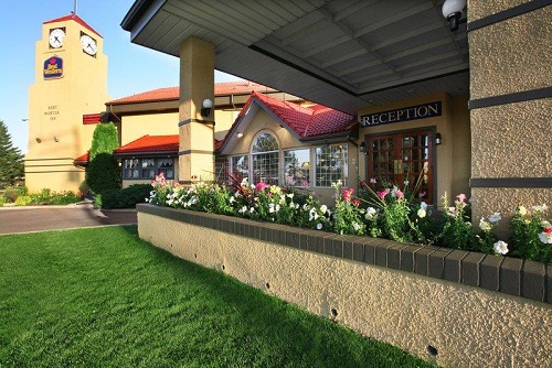 Best Western Plus Sun Country building
